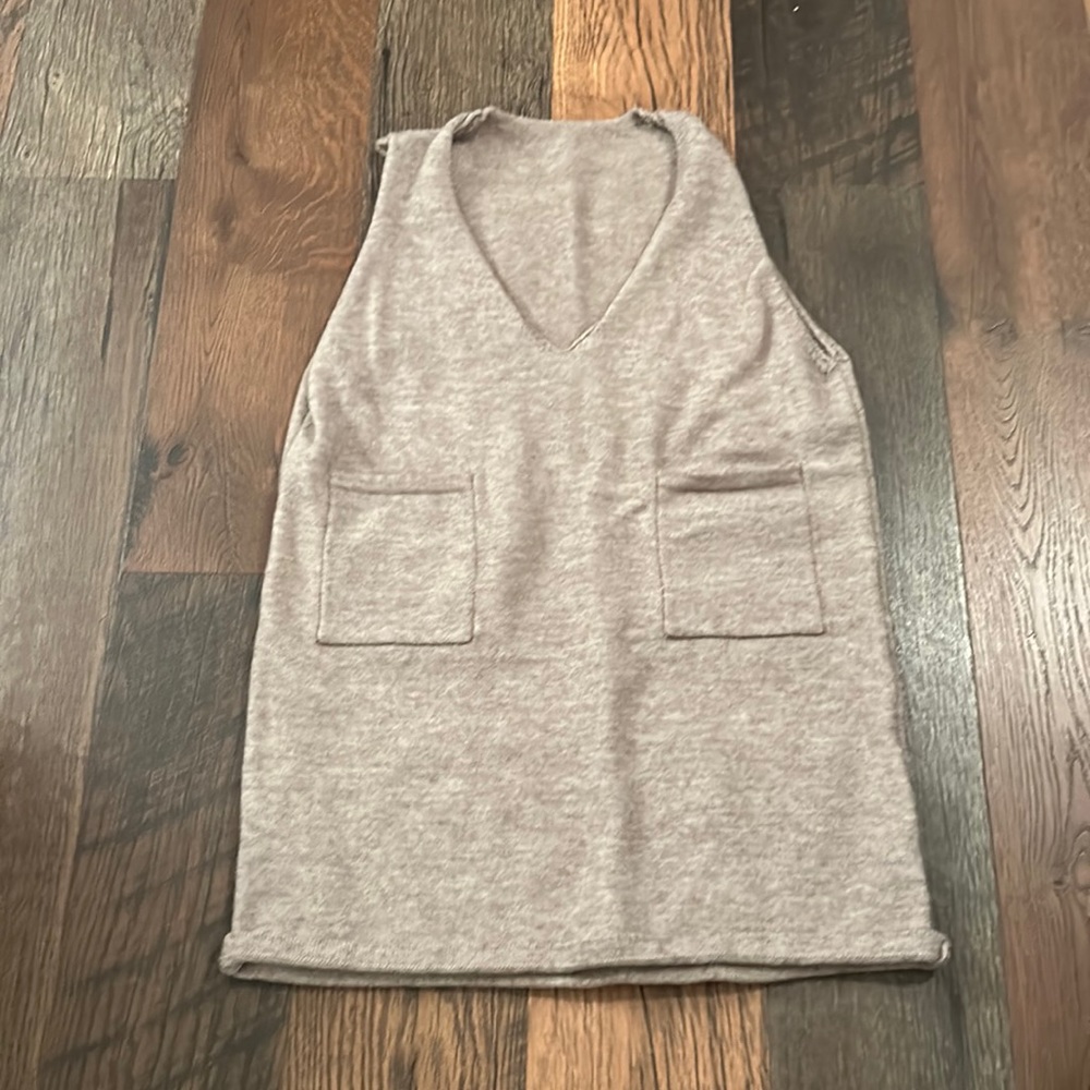 Short sleeveless sweater dress